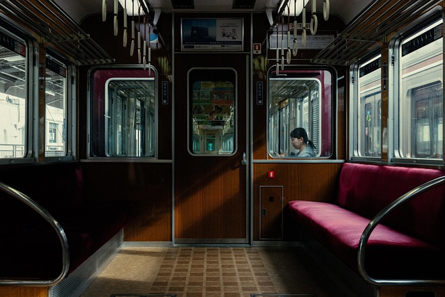 電車で移動する際の暇つぶしとは