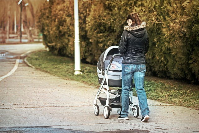 子育てはベビーカーなしで良いと言われる理由とは