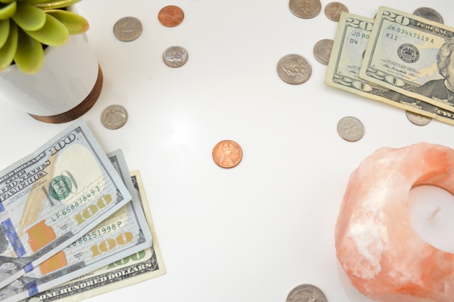お金が減る一方な時の対処法【3選】